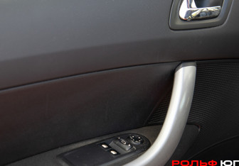 Подержанный автомобиль Peugeot 308 Hatchback 2010 года (16 фото)