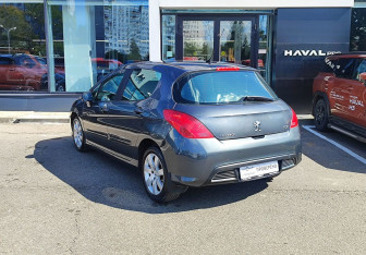 Подержанный автомобиль Peugeot 308 Hatchback 2009 года (7 фото)