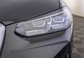 Подержанный автомобиль BMW X4 2022 года (11 фото)