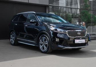 Подержанный автомобиль Kia Sorento 2018 года (3 фото)