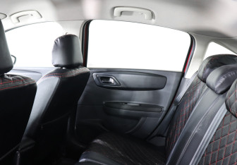 Подержанный автомобиль Citroen C4 Hatchback 2010 года (8 фото)