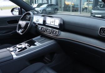Подержанный автомобиль Jaecoo J8 2024 года (9 фото)