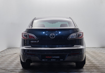 Подержанный автомобиль Mazda 3 Sedan 2013 года (4 фото)
