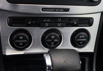 Подержанный автомобиль Volkswagen Passat Sedan 2008 года (15 фото)