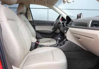 Подержанный автомобиль Audi Q3 2013 года (10 фото)