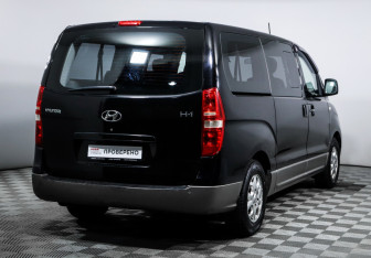 Подержанный автомобиль Hyundai H-1 2010 года (5 фото)