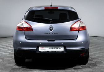Подержанный автомобиль Renault Megane Hatchback 2010 года (6 фото)