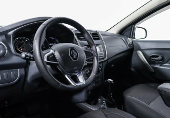 Подержанный автомобиль Renault Logan Sedan 2019 года (7 фото)