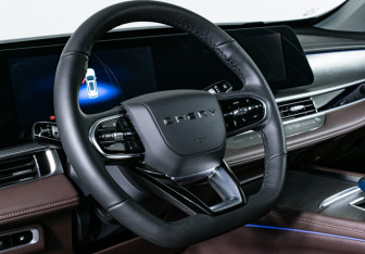 Подержанный автомобиль Chery Tiggo 8 Pro Plug-in Hybrid 2023 года (17 фото)