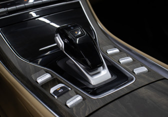 Подержанный автомобиль Evolute i-SPACE 2024 года (21 фото)