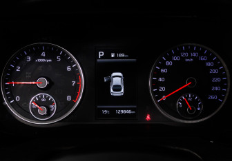 Подержанный автомобиль Kia K5 2020 года (10 фото)