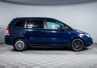 Подержанный автомобиль Opel Zafira Compactvan 2012 года (4 фото)