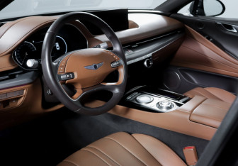 Подержанный автомобиль Genesis G80 2021 года (14 фото)