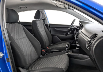 Подержанный автомобиль Kia Rio Hatchback 2019 года (23 фото)