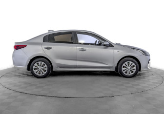 Подержанный автомобиль Kia Rio Sedan 2018 года (4 фото)