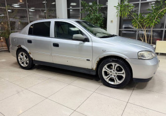 Подержанный автомобиль Chevrolet Viva 2005 года (4 фото)