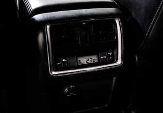 Подержанный автомобиль Infiniti QX60 2014 года (17 фото)