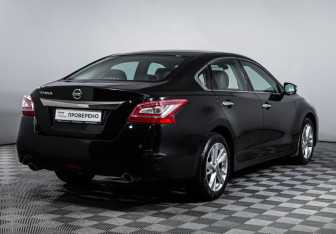 Подержанный автомобиль Nissan Teana 2014 года (5 фото)