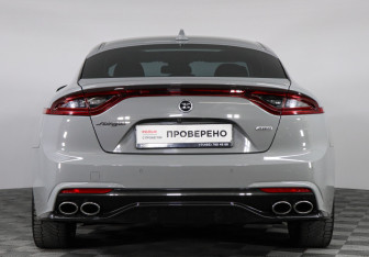 Подержанный автомобиль Kia Stinger 2018 года (6 фото)