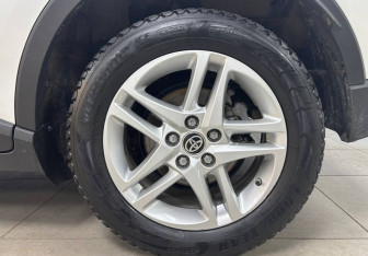 Подержанный автомобиль Toyota C-HR 2021 года (9 фото)