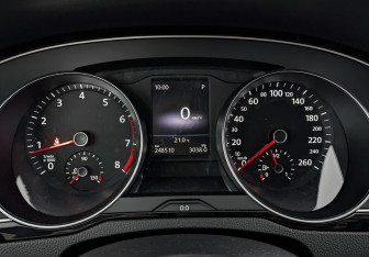 Подержанный автомобиль Volkswagen Passat Sedan 2018 года (16 фото)