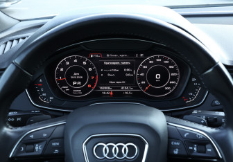 Подержанный автомобиль Audi Q5 2019 года (11 фото)