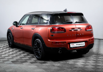 Подержанный автомобиль MINI Clubman Wagon 2019 года (7 фото)