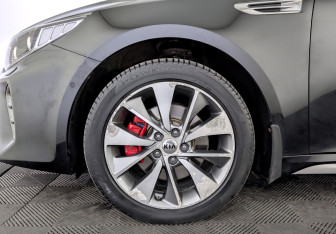 Подержанный автомобиль Kia Optima Sedan 2017 года (18 фото)