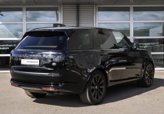 Подержанный автомобиль Land Rover Range Rover 2022 года (7 фото)