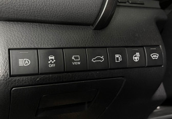 Подержанный автомобиль Toyota Camry Sedan 2019 года (17 фото)