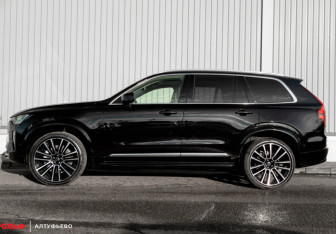 Новый Volvo XC90 2025 (2 фото)