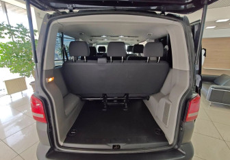 Подержанный автомобиль Volkswagen Caravelle 2014 года (18 фото)