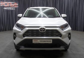 Подержанный автомобиль Toyota RAV4 2022 года (2 фото)