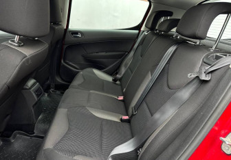 Подержанный автомобиль Peugeot 308 Hatchback 2010 года (10 фото)