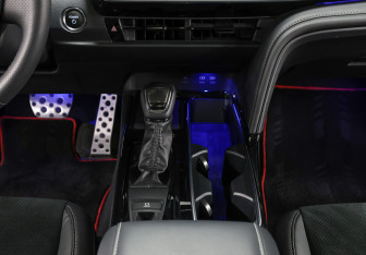Подержанный автомобиль Toyota Camry Sedan 2025 года (12 фото)