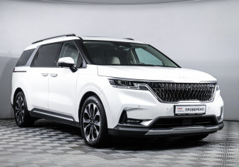 Подержанный автомобиль Kia Carnival 2020 года (3 фото)