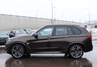 Подержанный автомобиль BMW X5 M 2018 года (8 фото)
