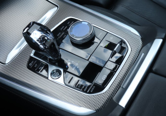 Подержанный автомобиль BMW X5 2020 года (15 фото)