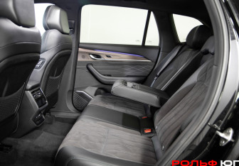 Подержанный автомобиль Geely Monjaro 2025 года (8 фото)