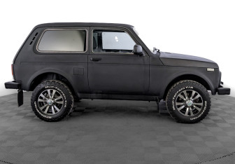 Подержанный автомобиль LADA (ВАЗ) 2121 (4x4) 2017 года (4 фото)