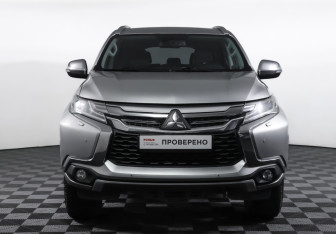 Подержанный автомобиль Mitsubishi Pajero Sport 2016 года (2 фото)