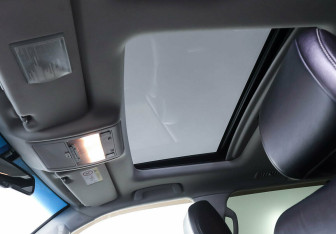 Подержанный автомобиль Toyota Land Cruiser Suv 2014 года (16 фото)