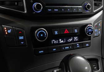 Подержанный автомобиль Hyundai H-1 2021 года (15 фото)