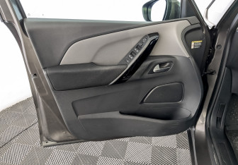 Подержанный автомобиль Citroen C4 Picasso 2017 года (19 фото)