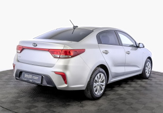 Подержанный автомобиль Kia Rio Sedan 2017 года (5 фото)