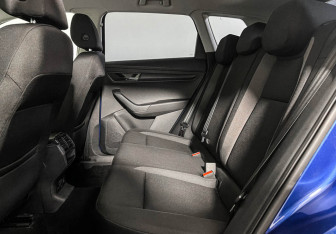 Подержанный автомобиль Skoda Karoq 2022 года (10 фото)