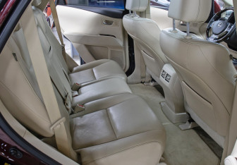 Подержанный автомобиль Lexus RX 2015 года (12 фото)