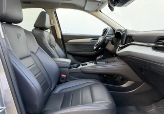 Подержанный автомобиль Haval F7 2022 года (10 фото)