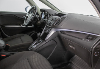 Подержанный автомобиль Opel Zafira Compactvan 2013 года (9 фото)