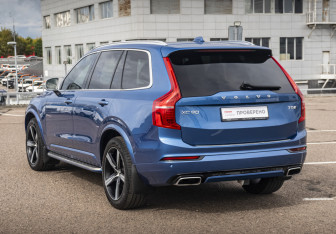 Подержанный автомобиль Volvo XC90 2019 года (7 фото)